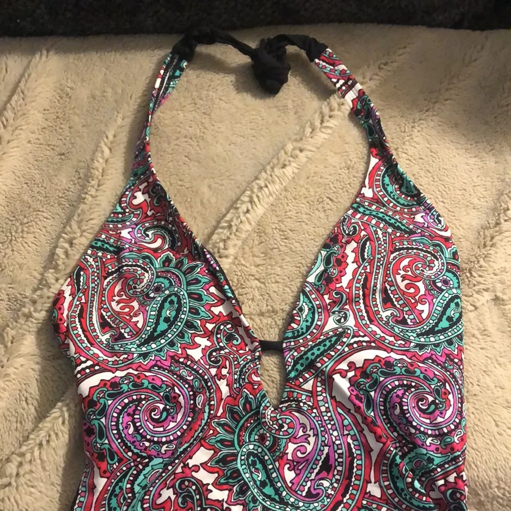 Liz Claiborne Paisley Halter Swimsuit, size 16 - Image 3