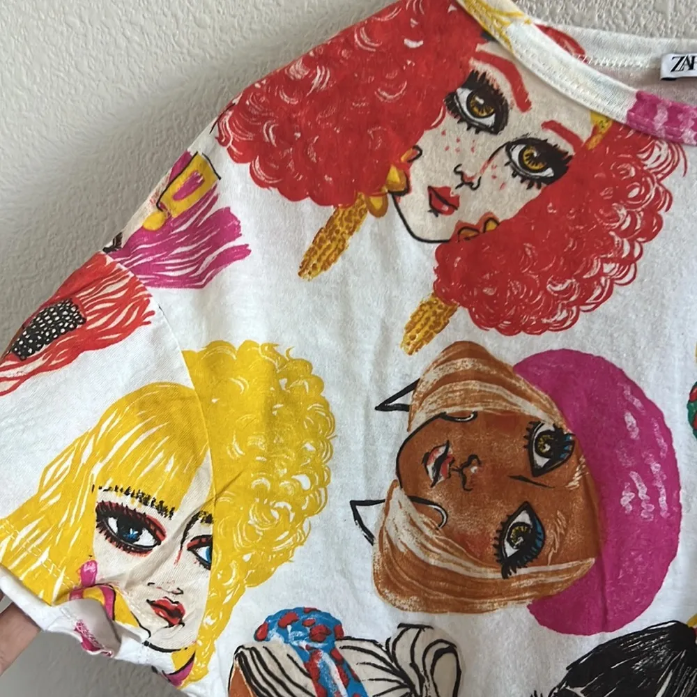 Zara Stylish Fashionista Women Graphic Tee T-Shirt Blouse Shirt Small - Image 4