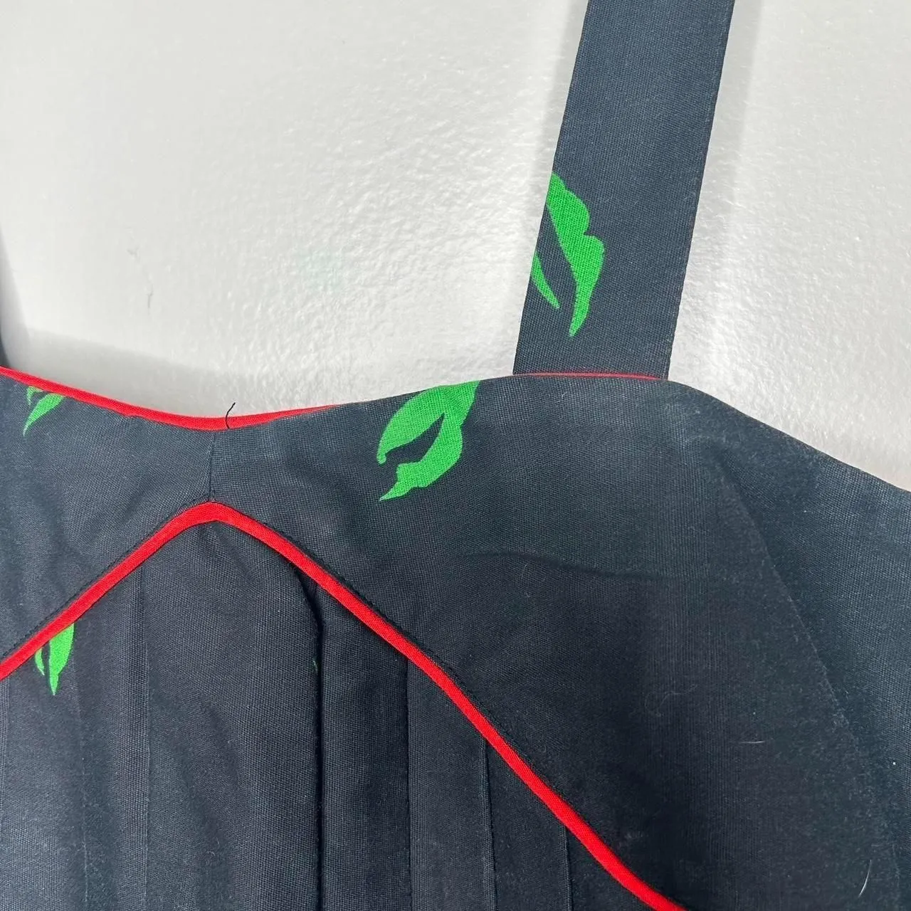 Vintage 1960s 1970s Jenni black and red floral dress with a boho vibe Size M - Image 6