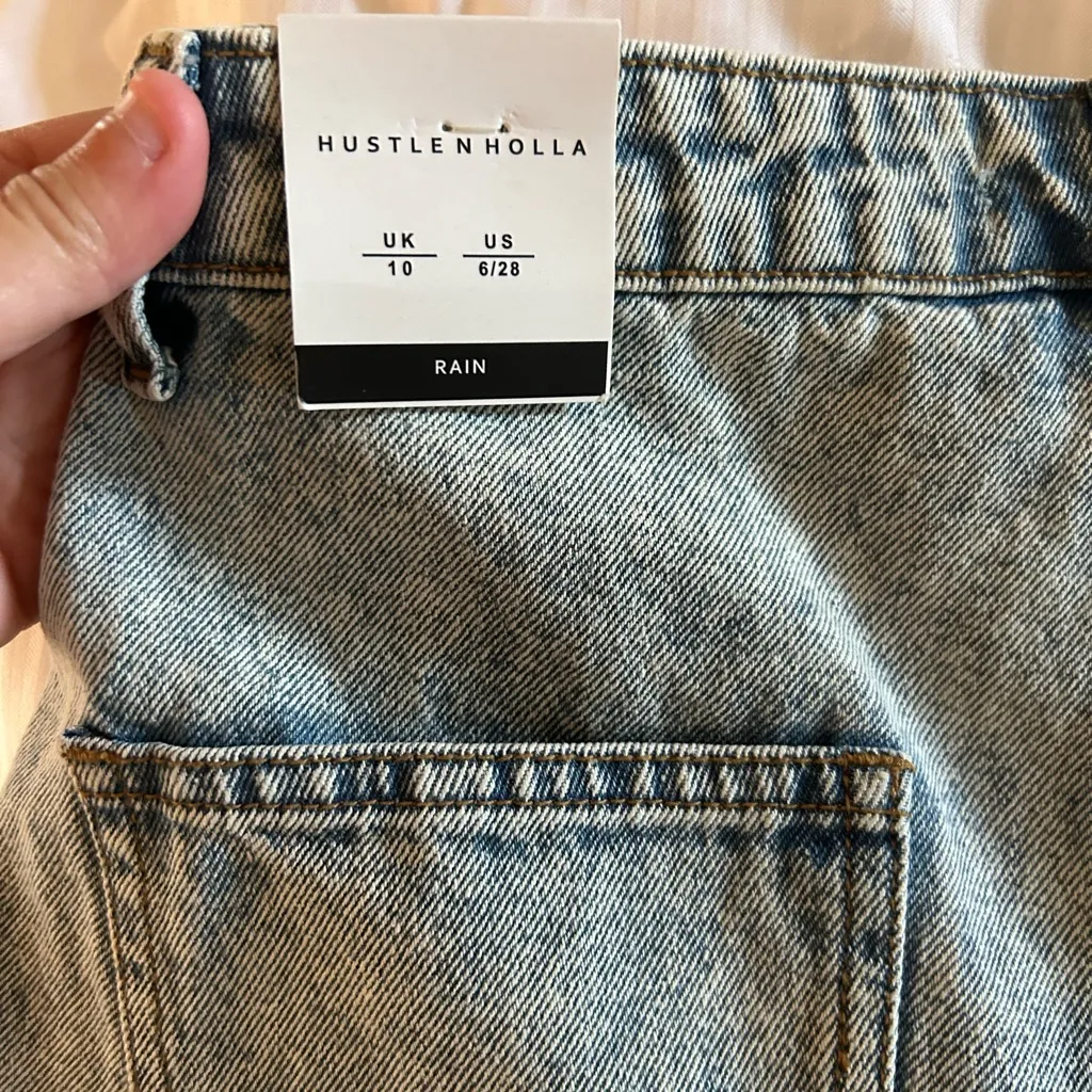 NWT Hustle N Holla Women’s Rain Jean Shorts Acid Wash Size US 6/28 Denim - Image 5