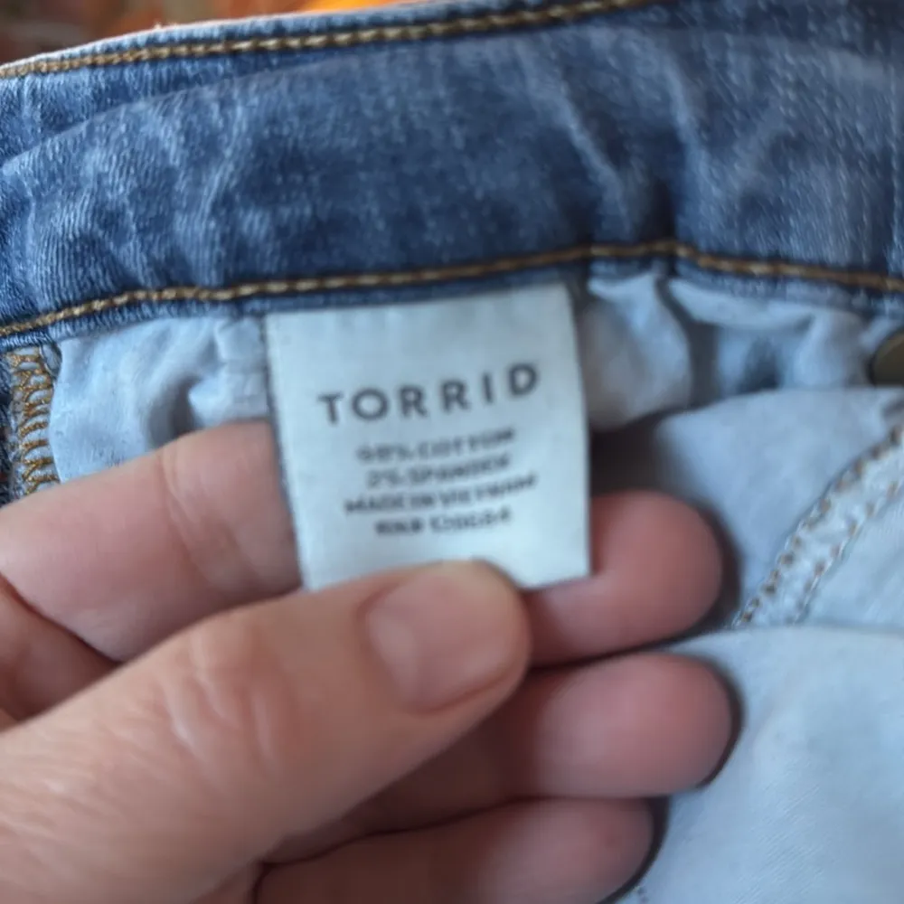 Torrid women’s boyfriend jeans size 22. - Image 7