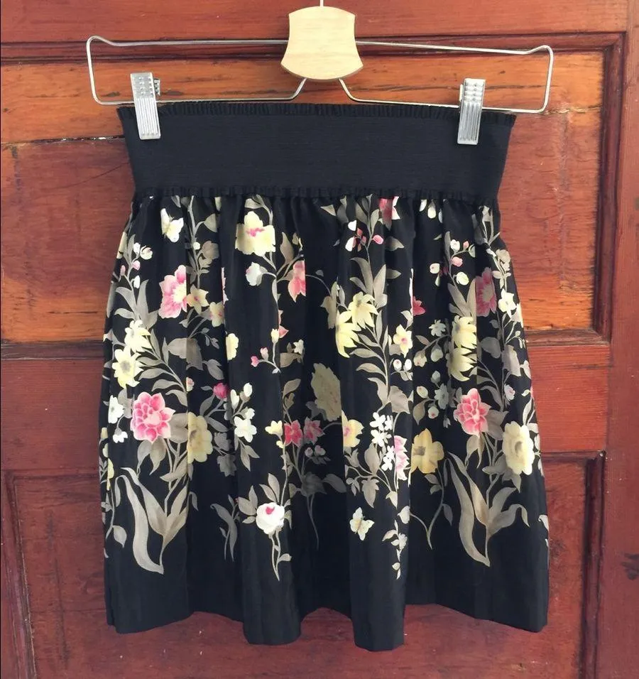 Urban Renewal Floral Skirt Size S - Image 4