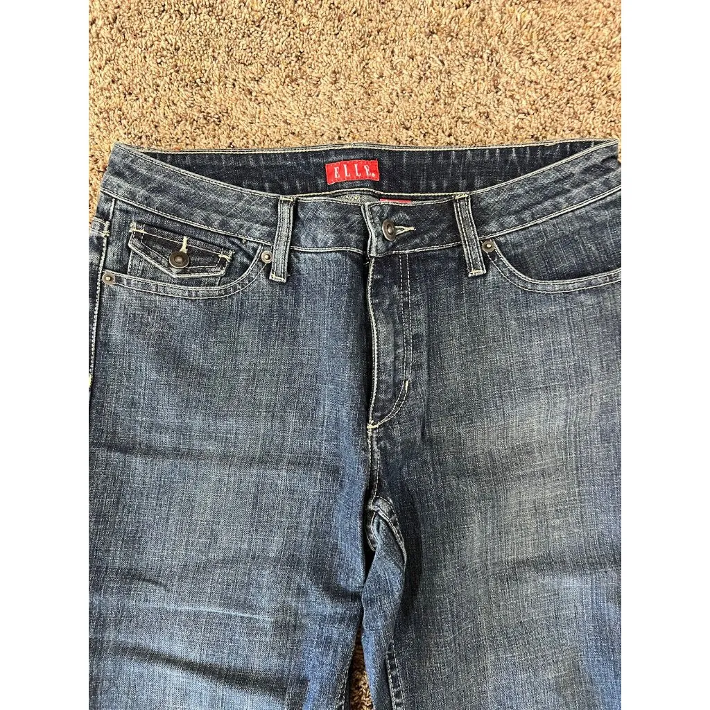 New With Tags Elle Capri Jeans ~ Size 10 ~ Medium Wash - Image 3