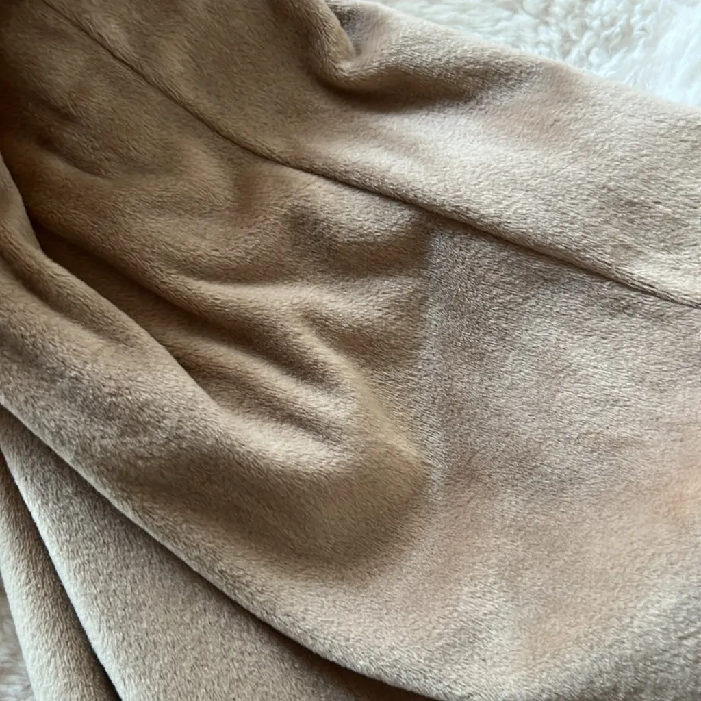 Skims Velour Joggers Size Small velvet feel - Image 4