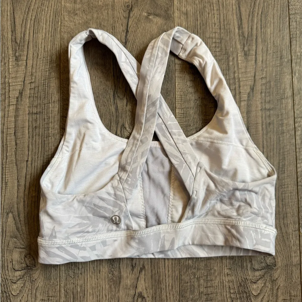 Lululemon Run: Stuff Your Bra II - Image 6