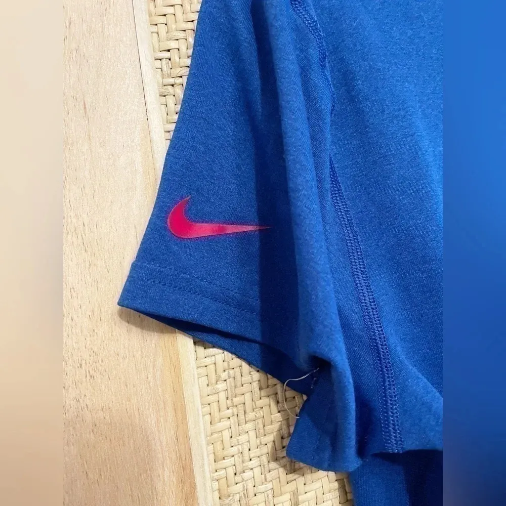 Women’s New York Giants V Neck Fitted Short Sleeve Dri Fit Nike Shirt Size Large - Image 3