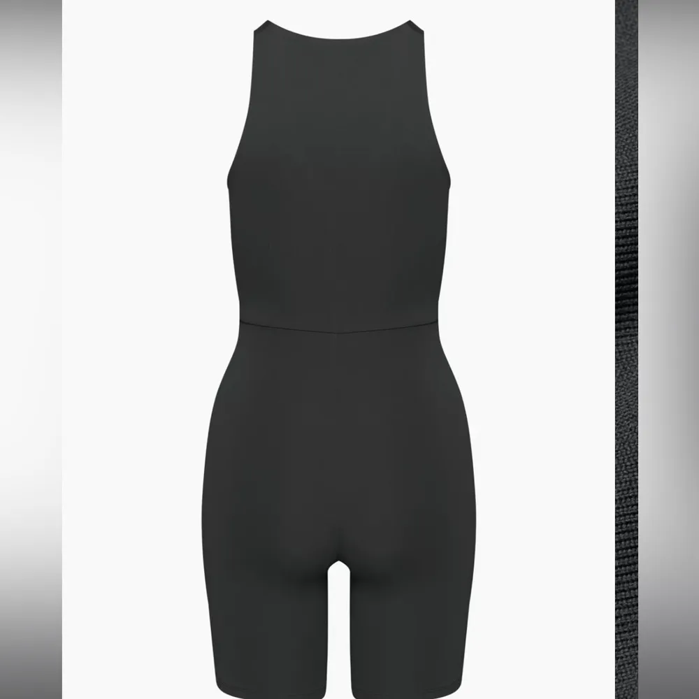 Aritzia babaton Contour V-Neck Romper black xs - Image 4