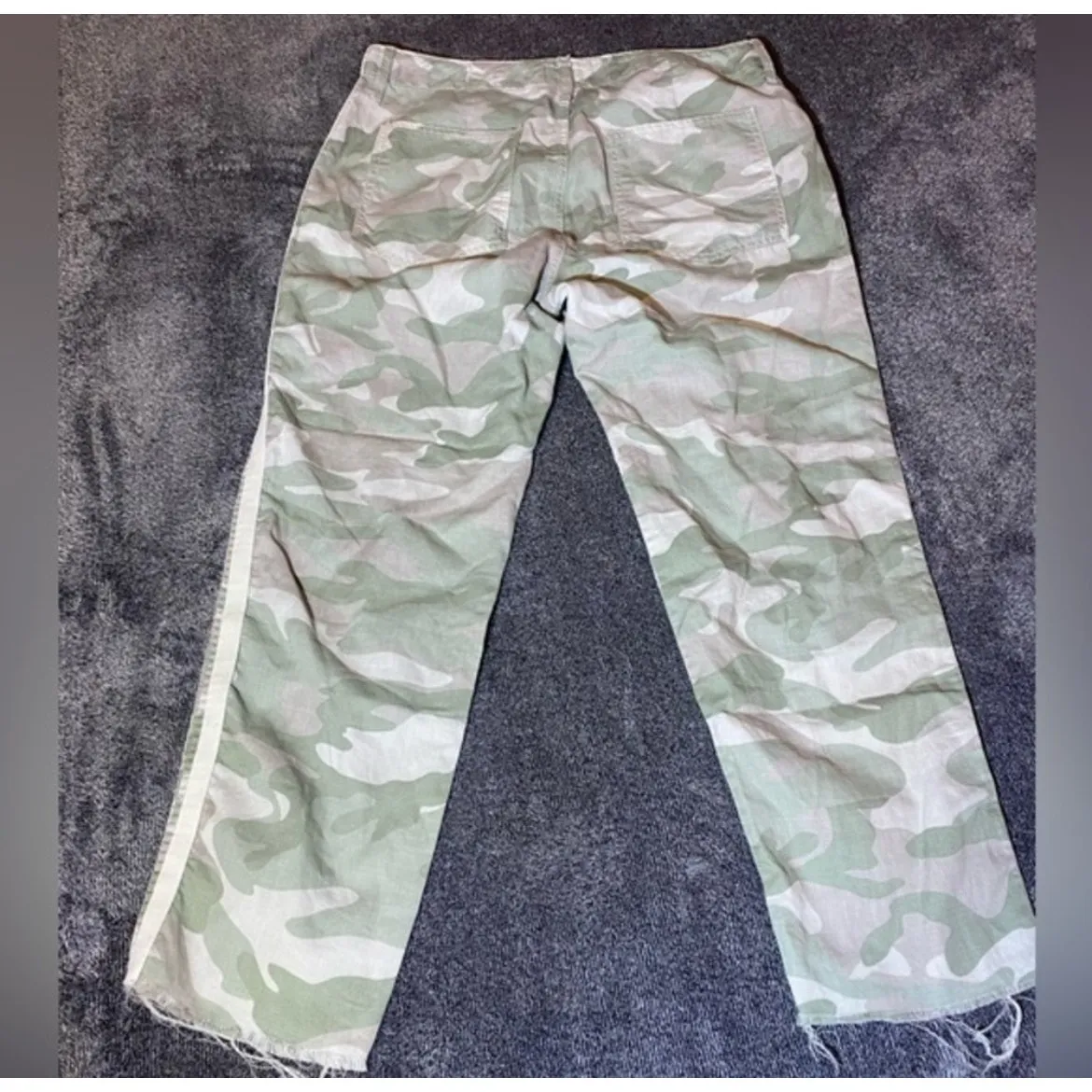 MOTHER The Shaker Chop‎ Crop Fray Wash Desert Print Camo Pant Size 30 Green - Image 7