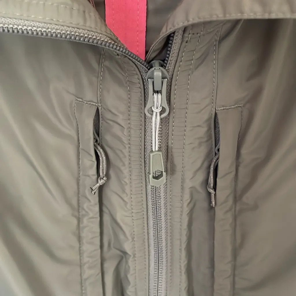 Mountain Hardwear Hiking Jacket Small - Image 3