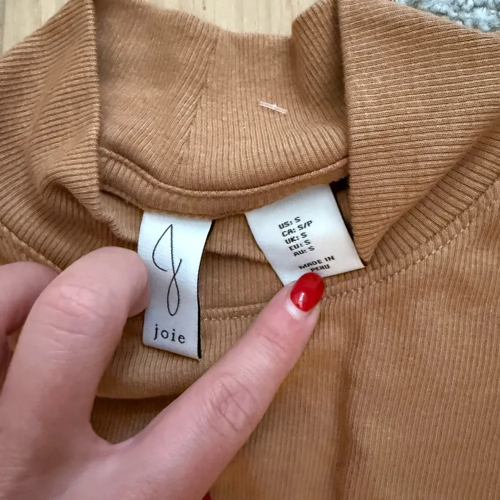 Joie Tan Short Sleeve Top - Image 4