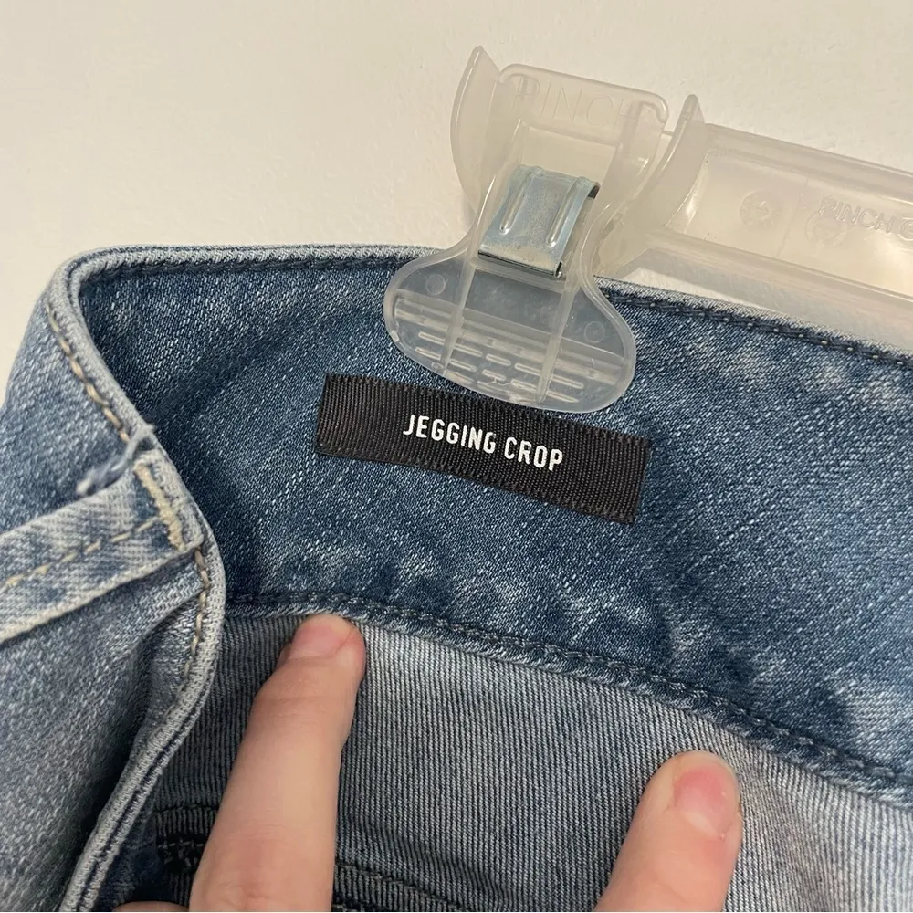 TORRID Plus Size Crop Jegging Premium Stretch Light Wash Ripped Cropped Ankle 20 - Image 6