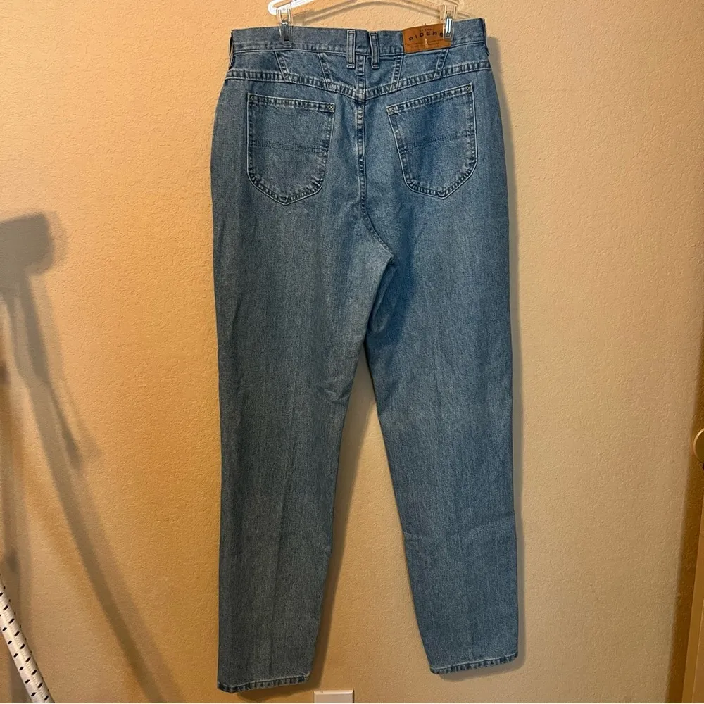 Light Wash Denim Riders Vintage Jeans - Image 9