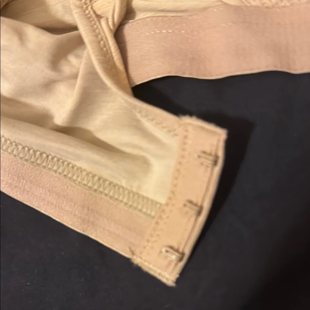 Hanes perfect coverage bra Tan Bra size large - Image 8