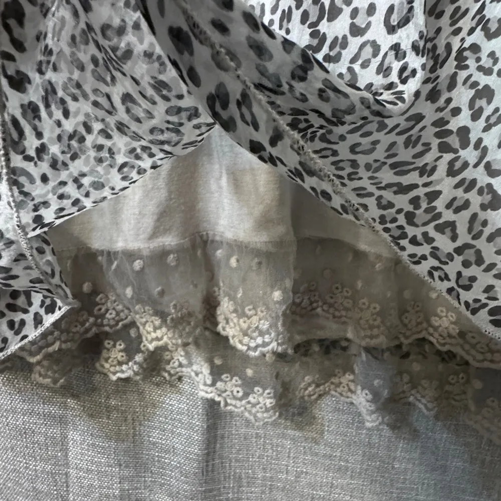 100% Silk✨Dolce Ragazza Beige & Black Leopard Print size Large Tank Top Blouse - Image 5