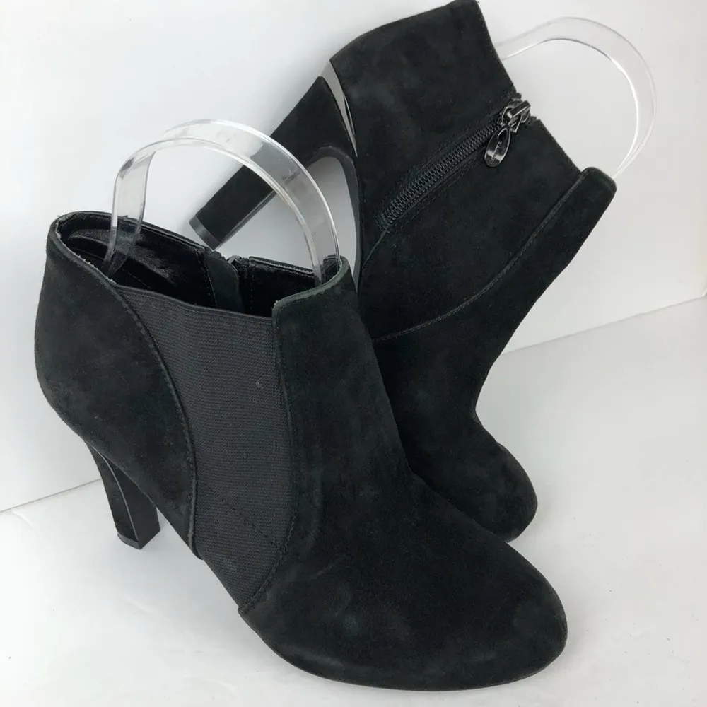 Tahari Suzi Suede Ankle Bootie in Black Size 6 - Image 9
