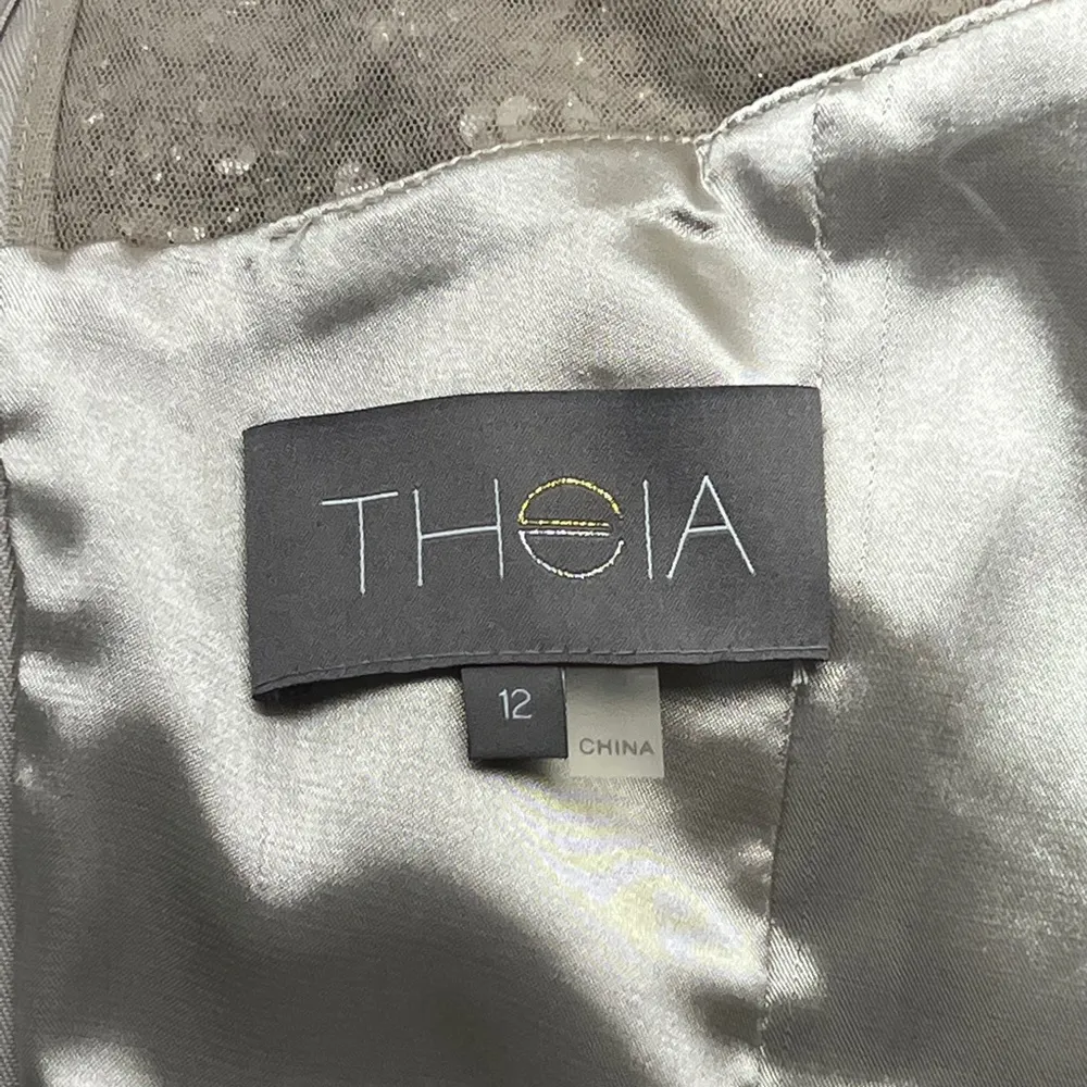 Theia Embellished Long Sleeve Satin Gown Size 12 - Image 9