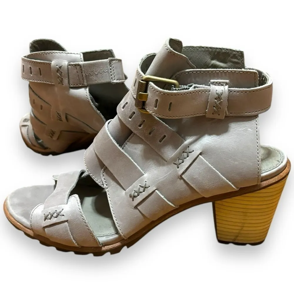 Sorel Gray/Taupe Buckle Nadia Leather Heeled Sandal - Size 10 - Image 2