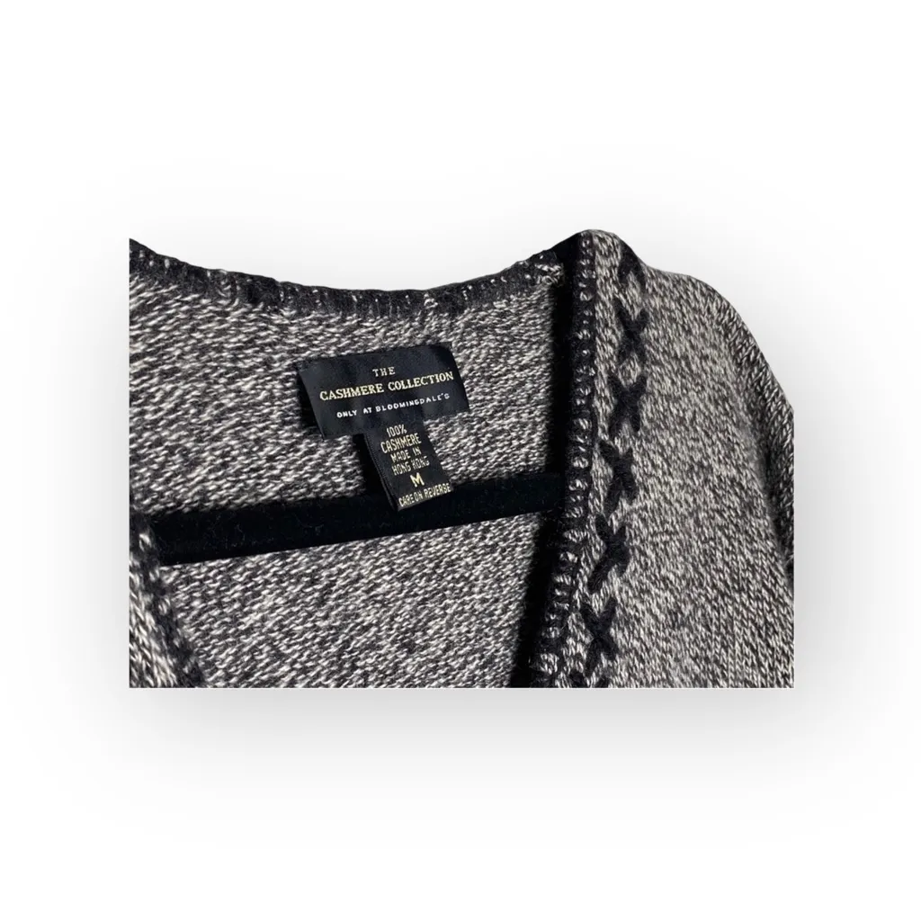 Vintage 90’s: Bloomingdale’s Y2K ᯾ Cozy Cashmere V Neck Knit Whipstitch Sweater Gray Size M - Image 11