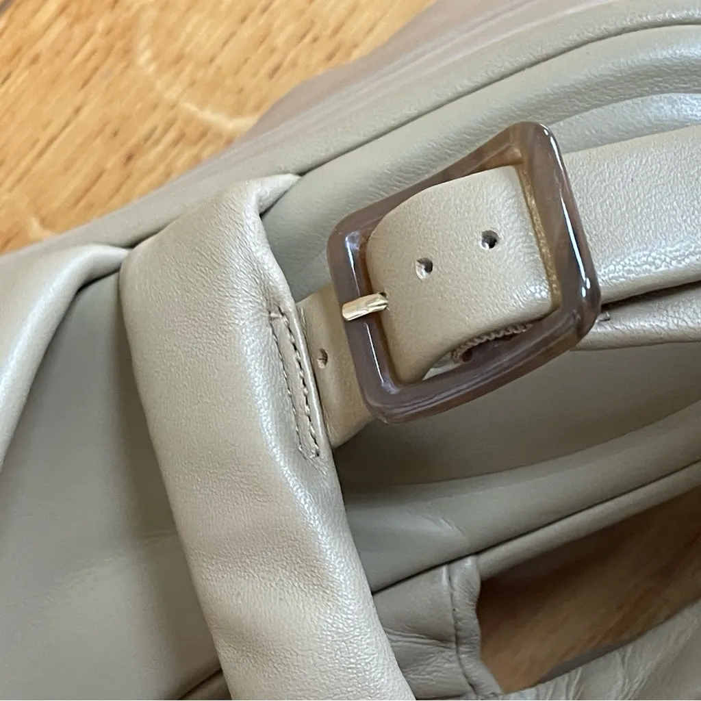 Vince Santa Cruz Leather Slingback Sandals Beige Quilted thong Dune toe Sz 8 - Image 12