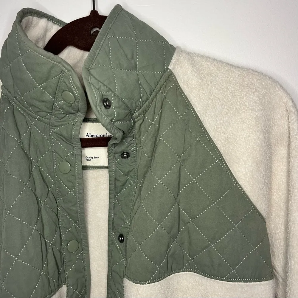 Abercrombie & Fitch Oatmeal & Olive Green Snap button up fleece teddy jacket - Image 6