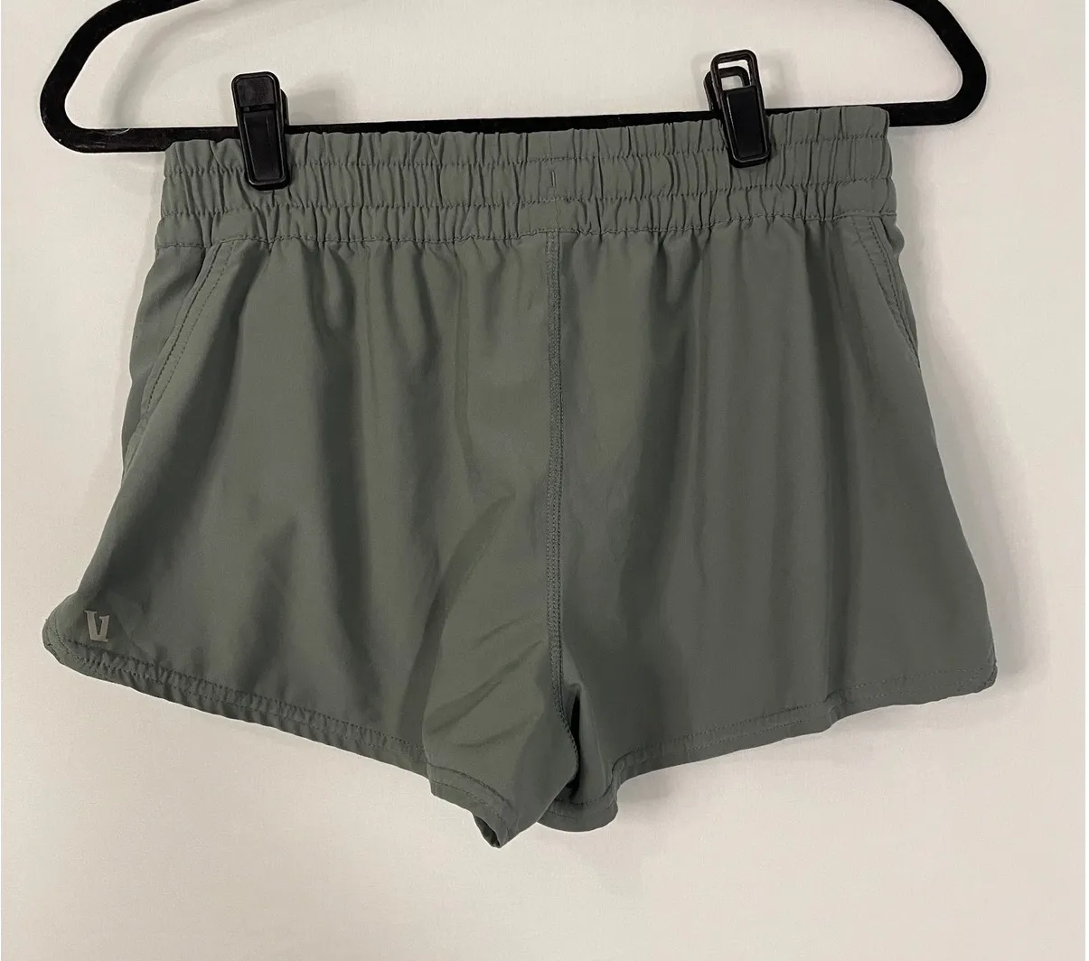 Vuori Women's Aim High Shorts Sage Green Elastic Waist Zip Pocket Athletic - Image 1