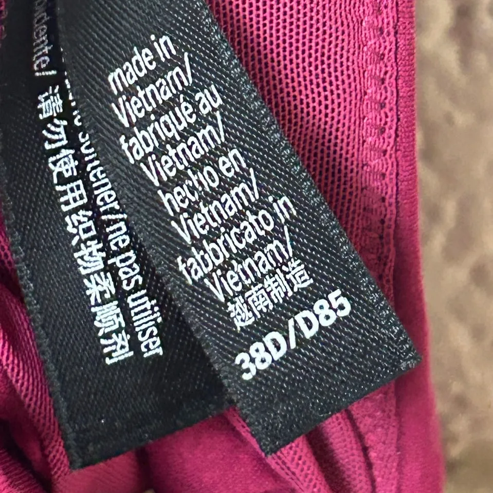 Victoria’s Secret On Point Bra size 38D - Image 4