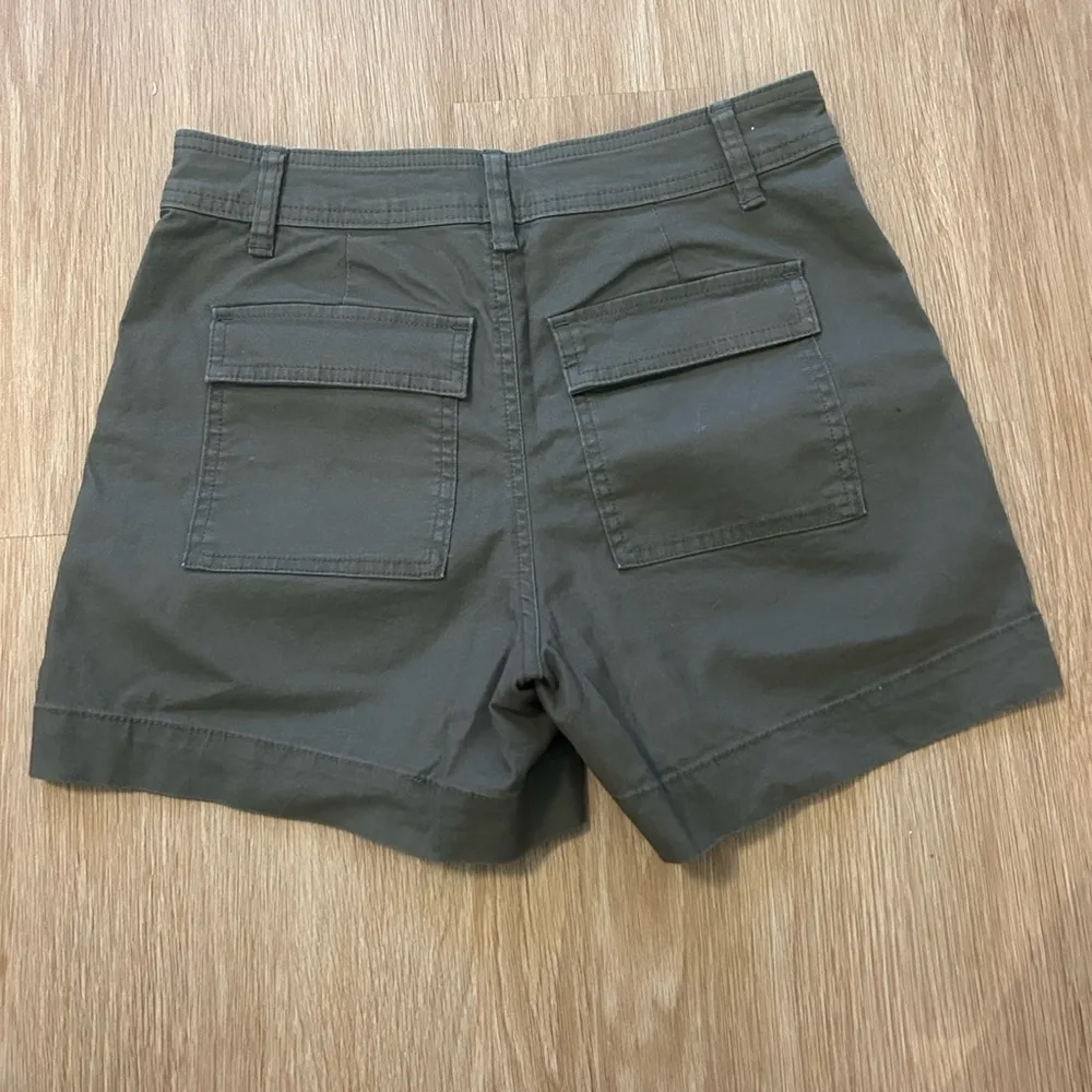 A New Day green shorts - Image 2