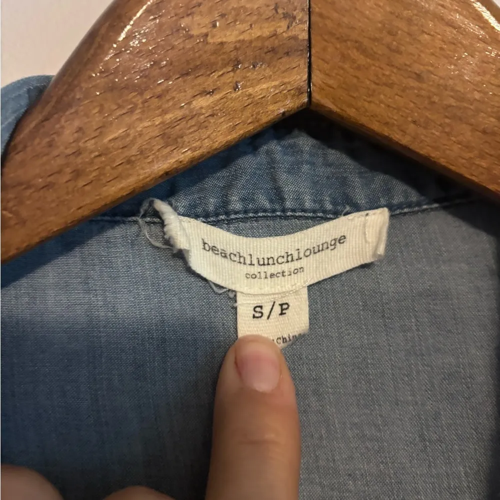 Beachlunchlounge Blue Chambray Raw Hem Button Down Split Back Shirt - Image 5