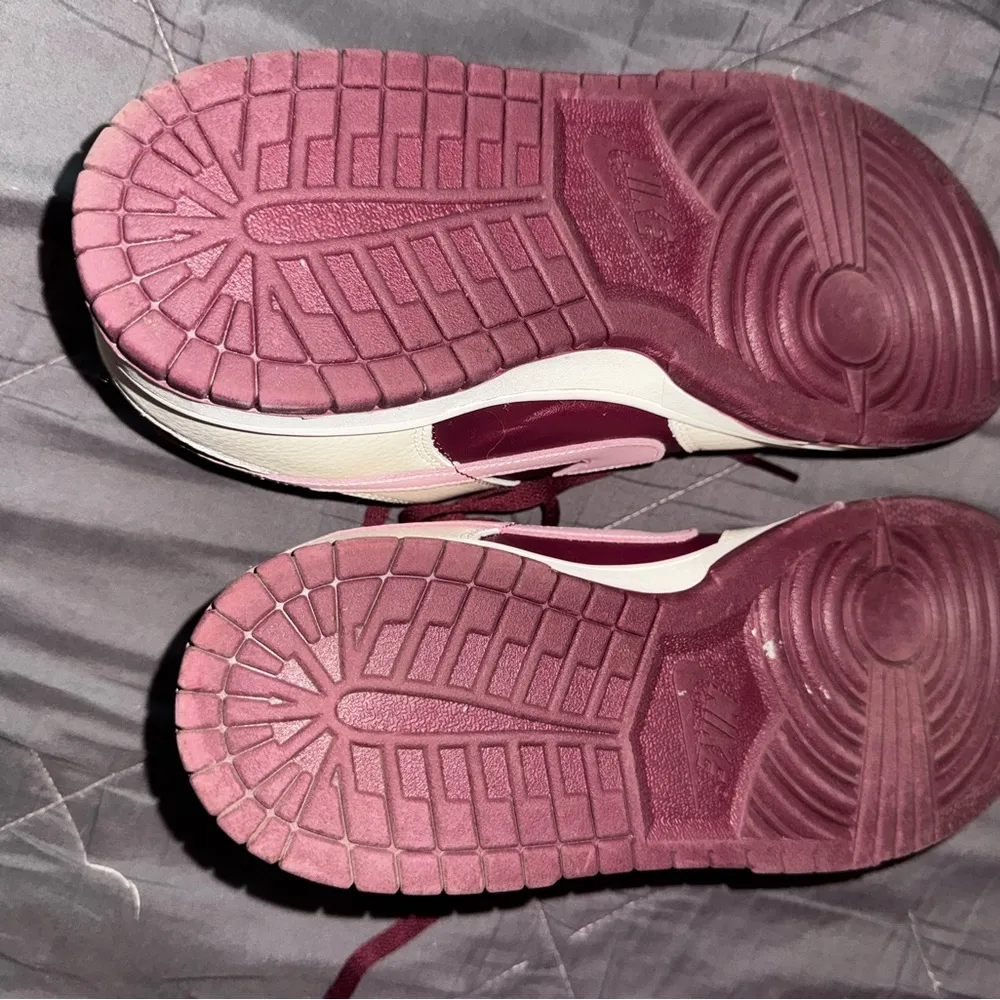 Nike Dunks Valentine’s day 2023 - Image 8