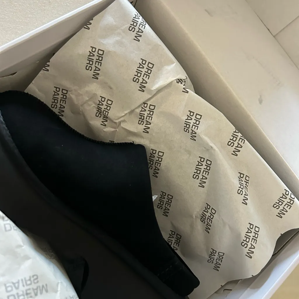 Dream Pairs Black Platform Mules - Image 7