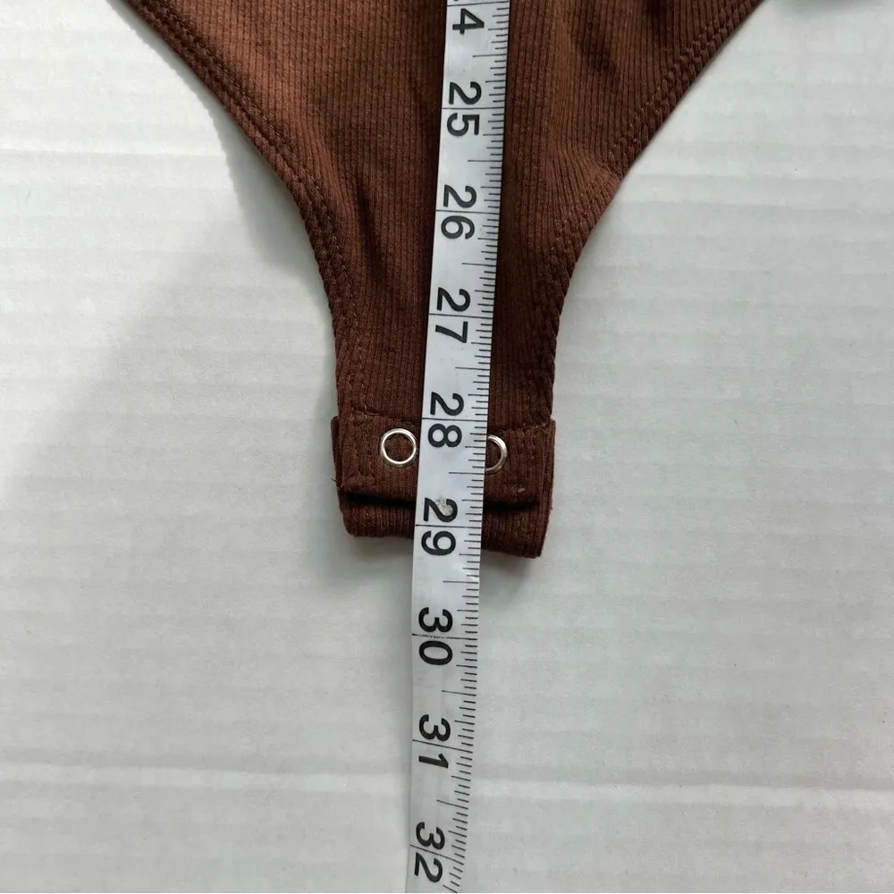 NWT  Ribbed V neck Long Sleeve Henley Polo Bodysuit Chocolate brown XL - Image 11
