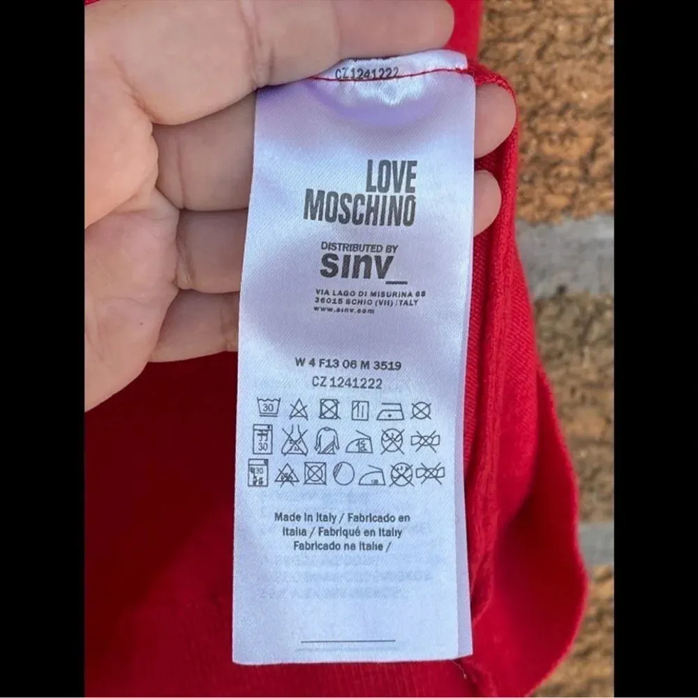 love Moschino  DRY CLEAN ONLY print sweater size small - Image 6