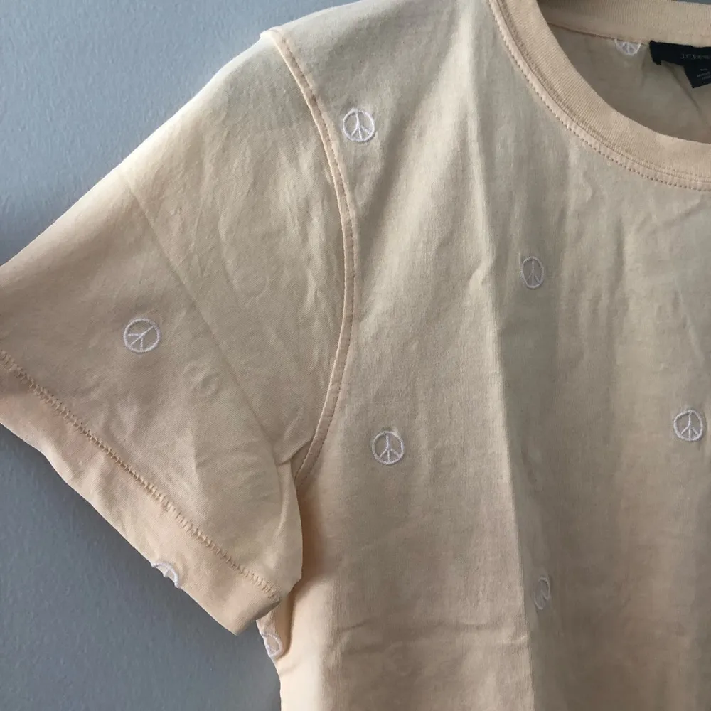 J. Crew Cotton Peace Sign Embroidered Crewneck T-shirt in Candlelight NEW - Image 3