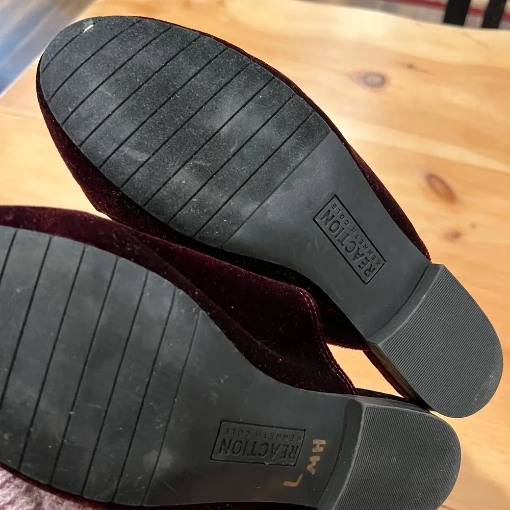 Kenneth Cole Wyatt Velvet Mules - Image 4