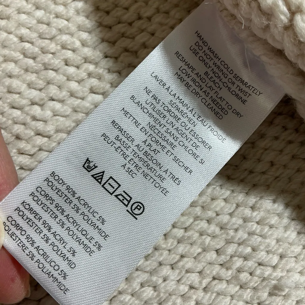 Nice soft knit sweater ☃️ - Image 7