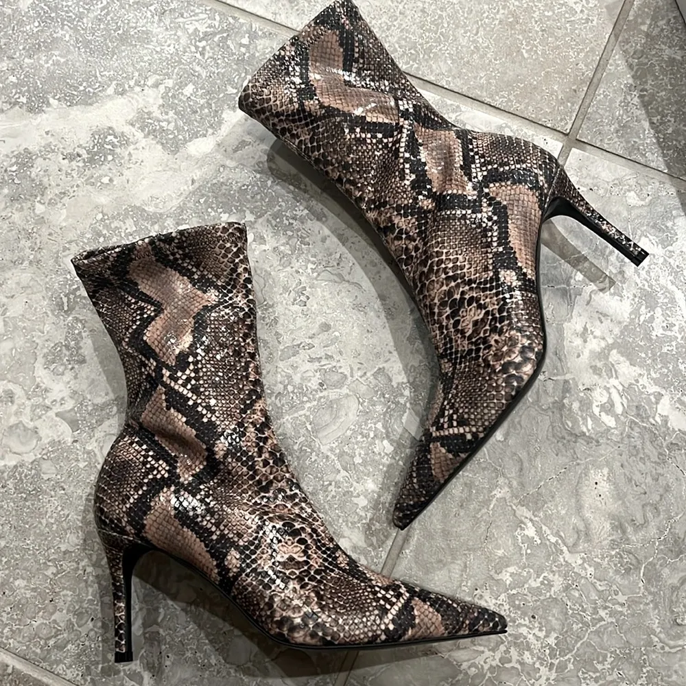 Stella McCartney Stella Iconic Pointed Toe High Heel Booties Brown Size 35.5 NEW - Image 5