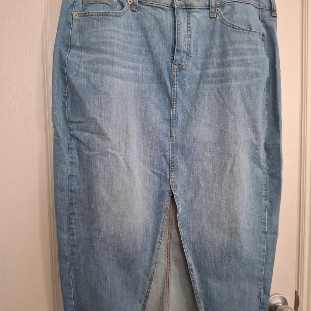Torrid Sz 14 Light Blue Denim Skirt - Image 5