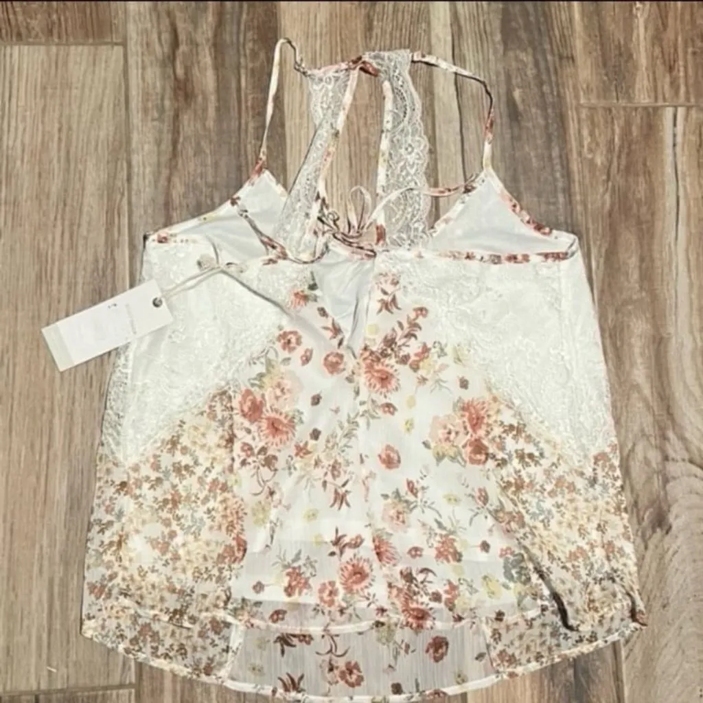Miss Me Ladies Ivory Floral Cami with Lace Detail - Image 3