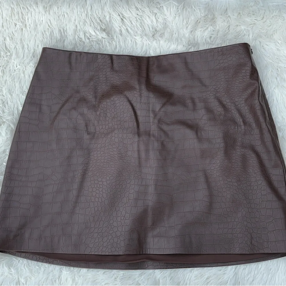 Brown Croc - Image 3