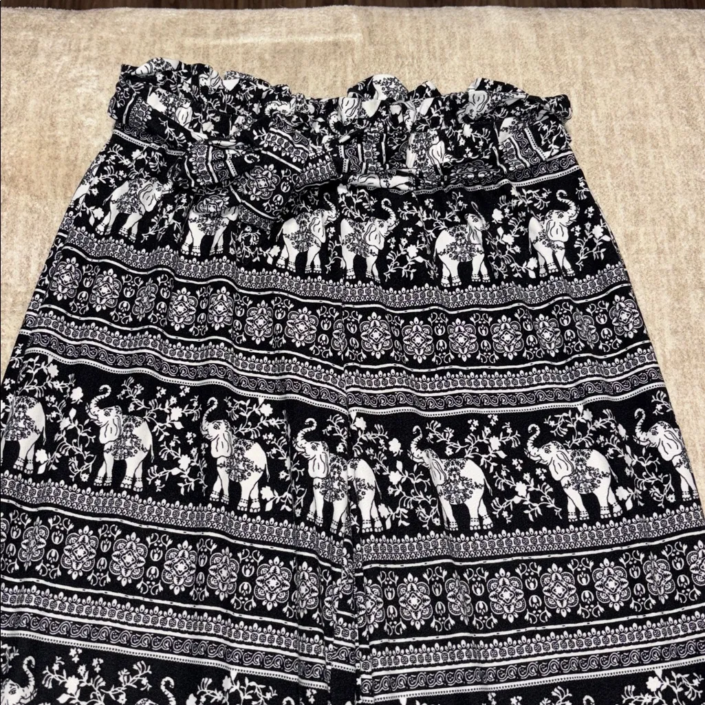 Small Pink Republic Elephant Black White wide leg paperbag stretchy flowy Pants - Image 2