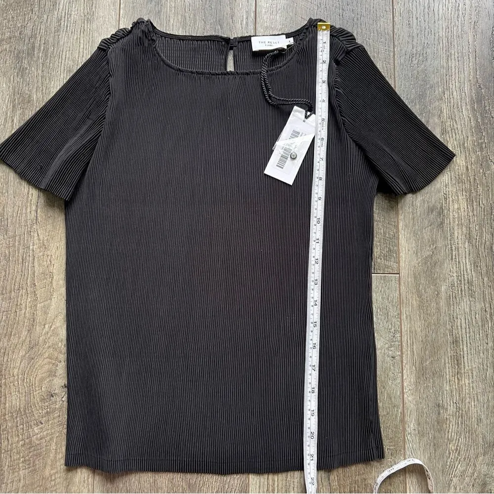 The Reset R Label Plisse Top Black NWT Small Short Sleeve Satin Pleated Shirt - Image 12