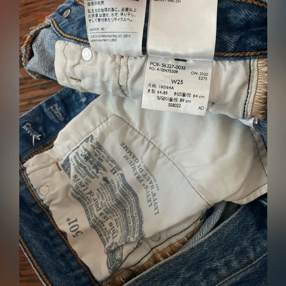 Levi's 501 Blue Jean Shorts High-Waisted Distressed - Image 5