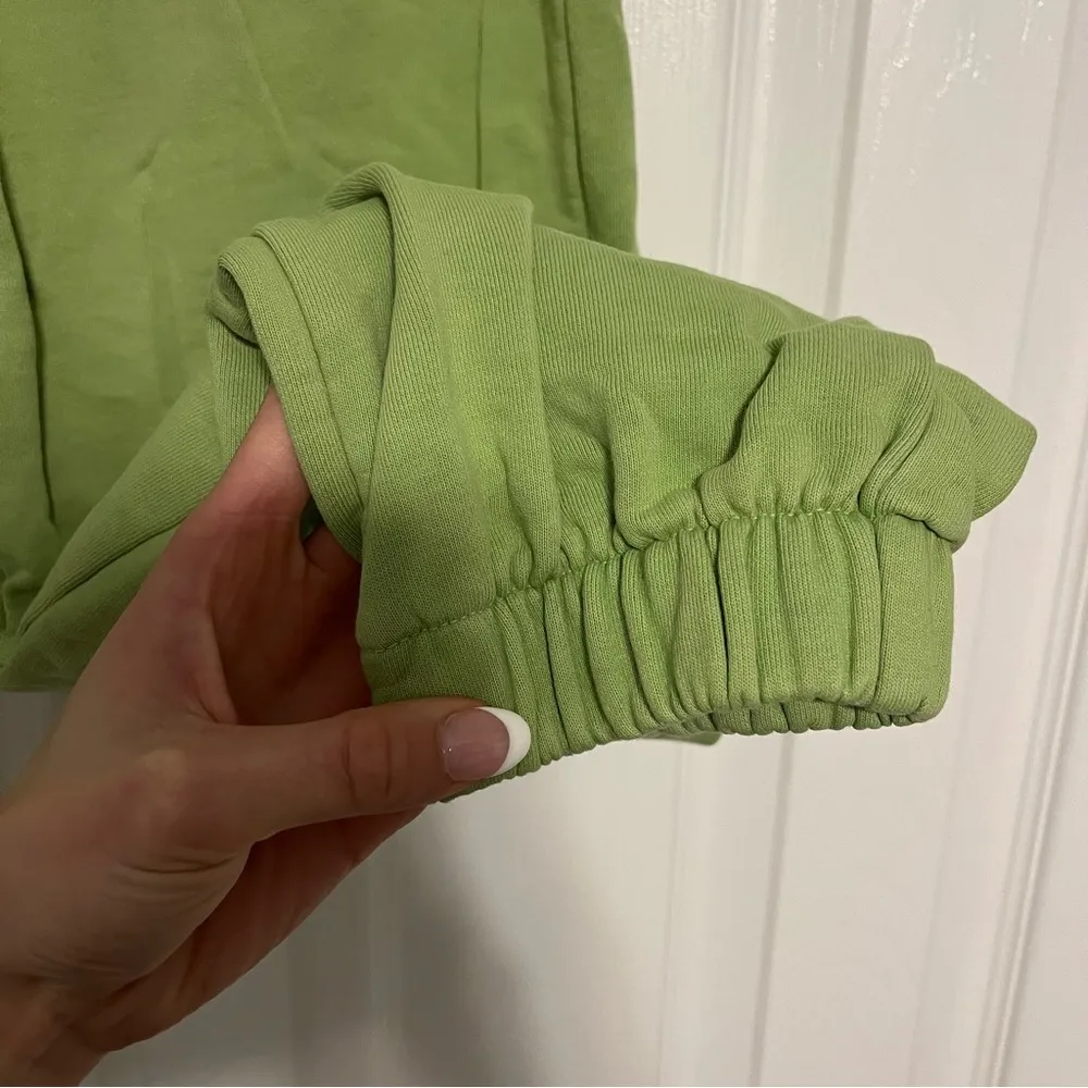 Brandy Melville Green Rosa Sweatpants - Image 6