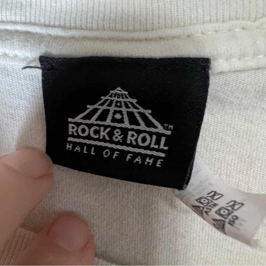 Cleveland City Rock Hall Records Hall of Fame Vinyl Skyline Graphic T - Image 5