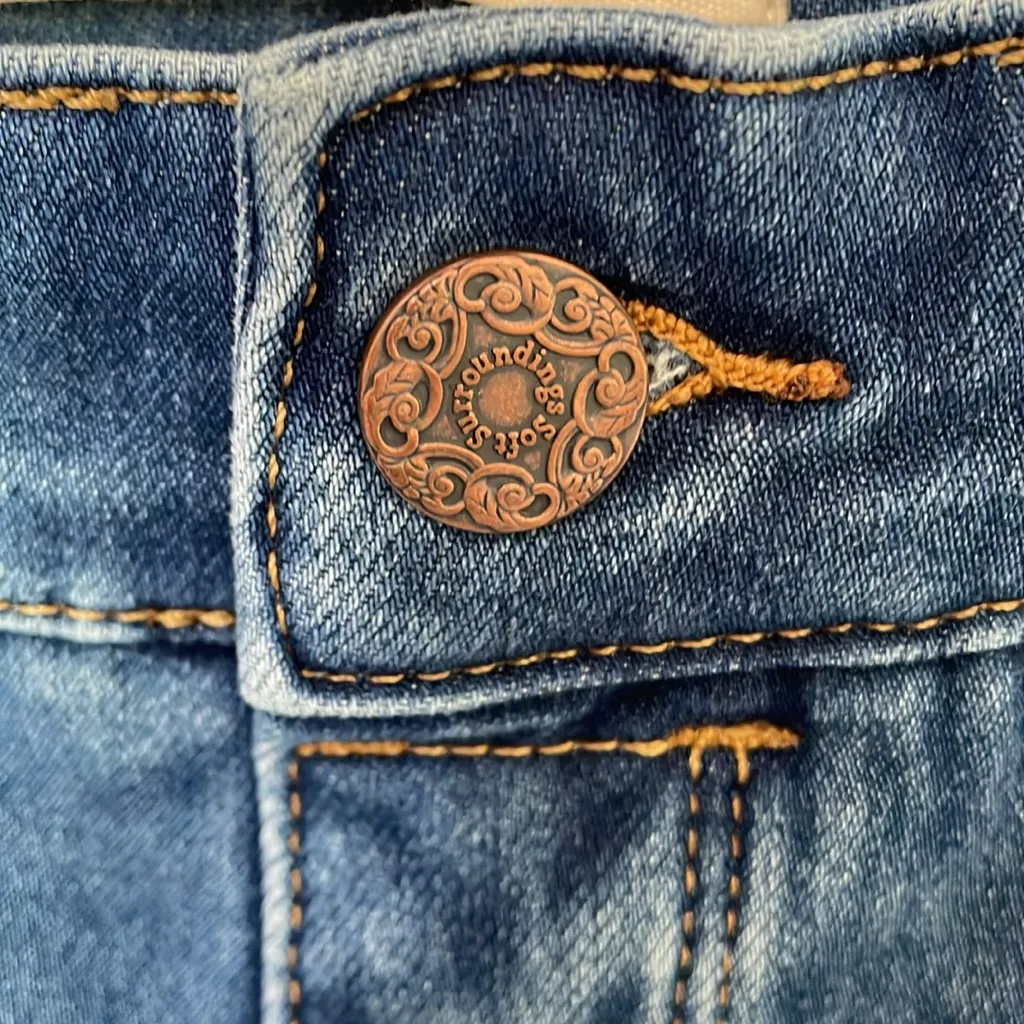 Soft Surroundings Women’s Denim Pull On Bermuda Shorts Medium - Image 4