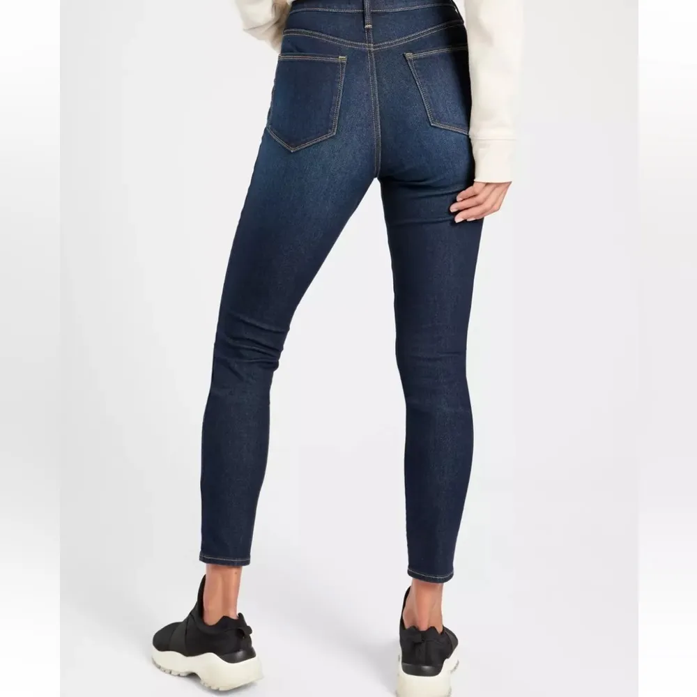 Athleta Sculptek Ultra Skinny Midnight Wash‎ Jean size 2P - Image 2