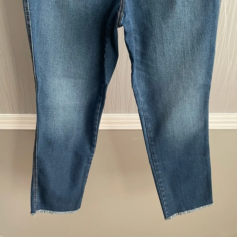 Style & Co High Rise Straight Leg Jeans Women’s size 6 - Image 4