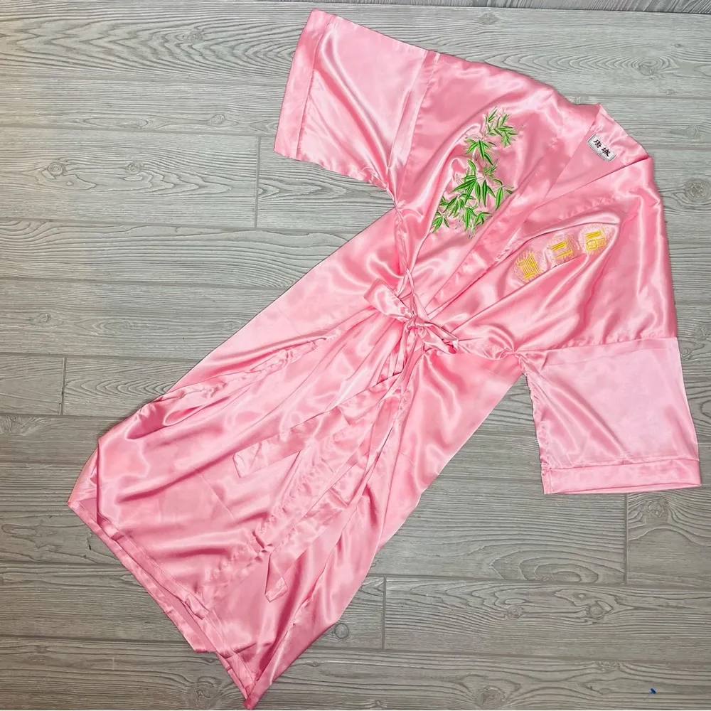 Women’s pink embroidered Asian sleepwear robe intimates pajamas silky one size Green Size undefined - Image 3