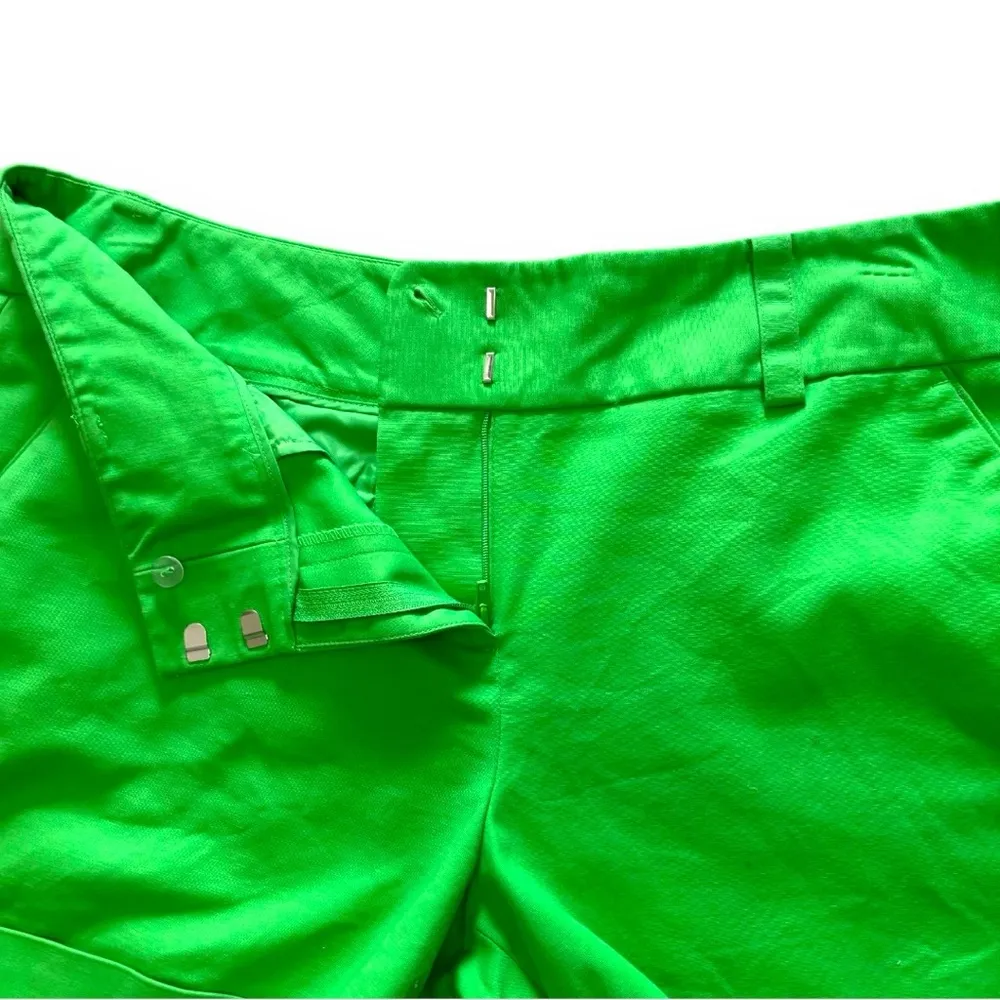Vince Camuto Women's Green Dress Shorts - Size 14 - Image 3
