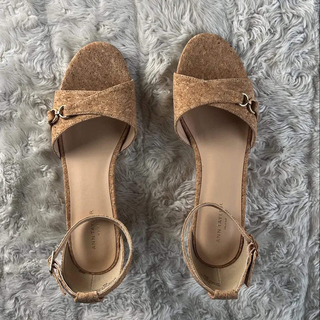 Ann Taylor Tan Wedge Sandals Dress Shoes Woman’s Size 8 M‎ - Image 2